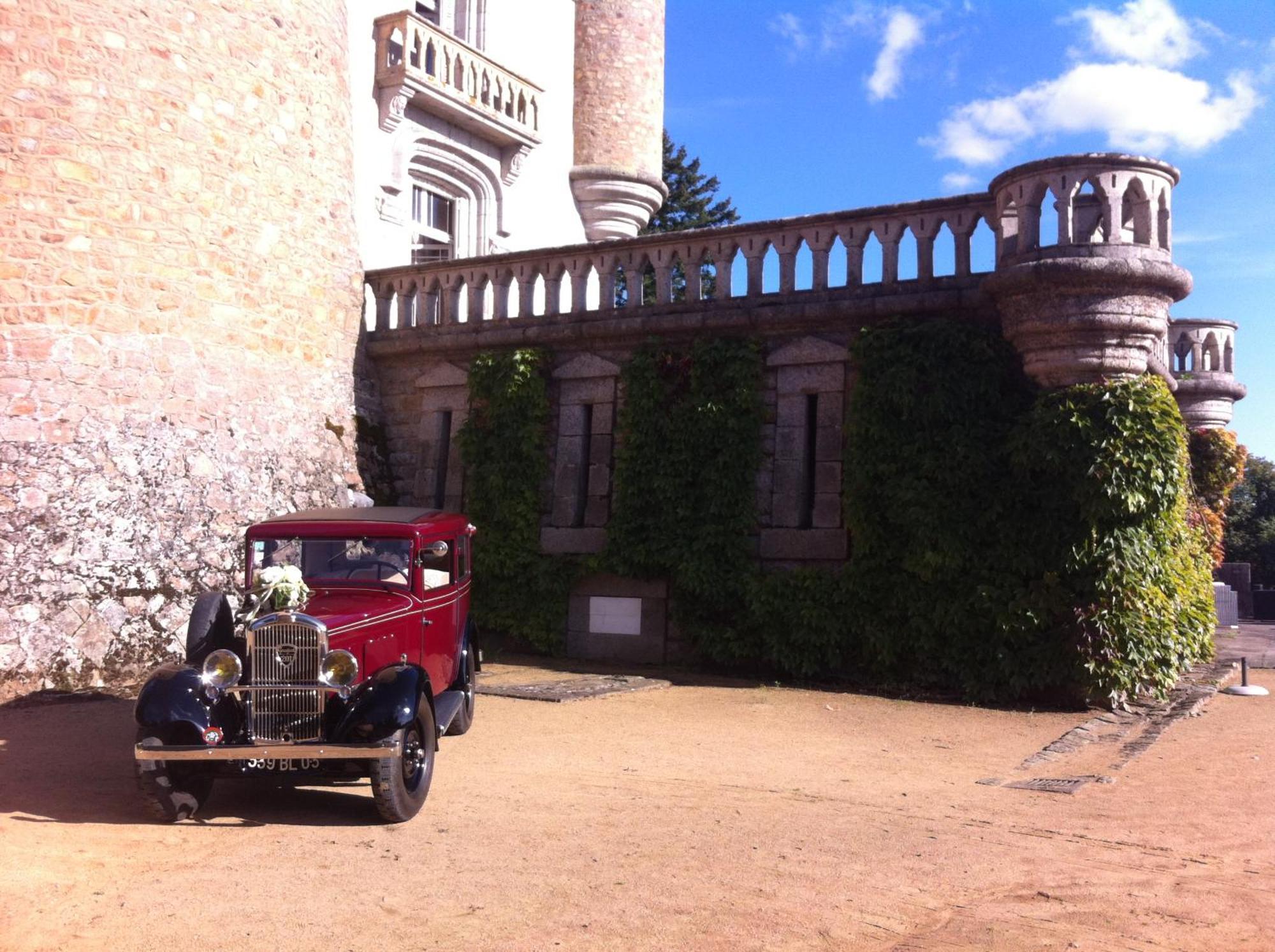 Chateau De Busset Esterno foto